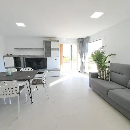 Apartment Newly Reformed 2 Bedroom In The Center Of Cristianos *